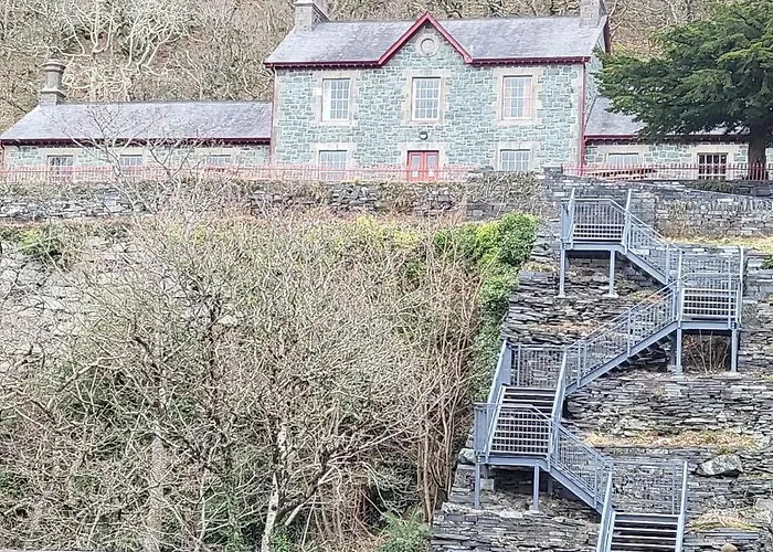 Meirionfa Great Base For Snowdon